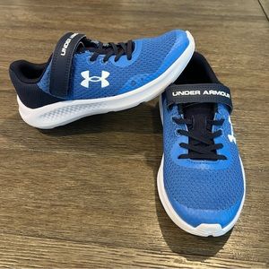 UA Sneakers size 2.5